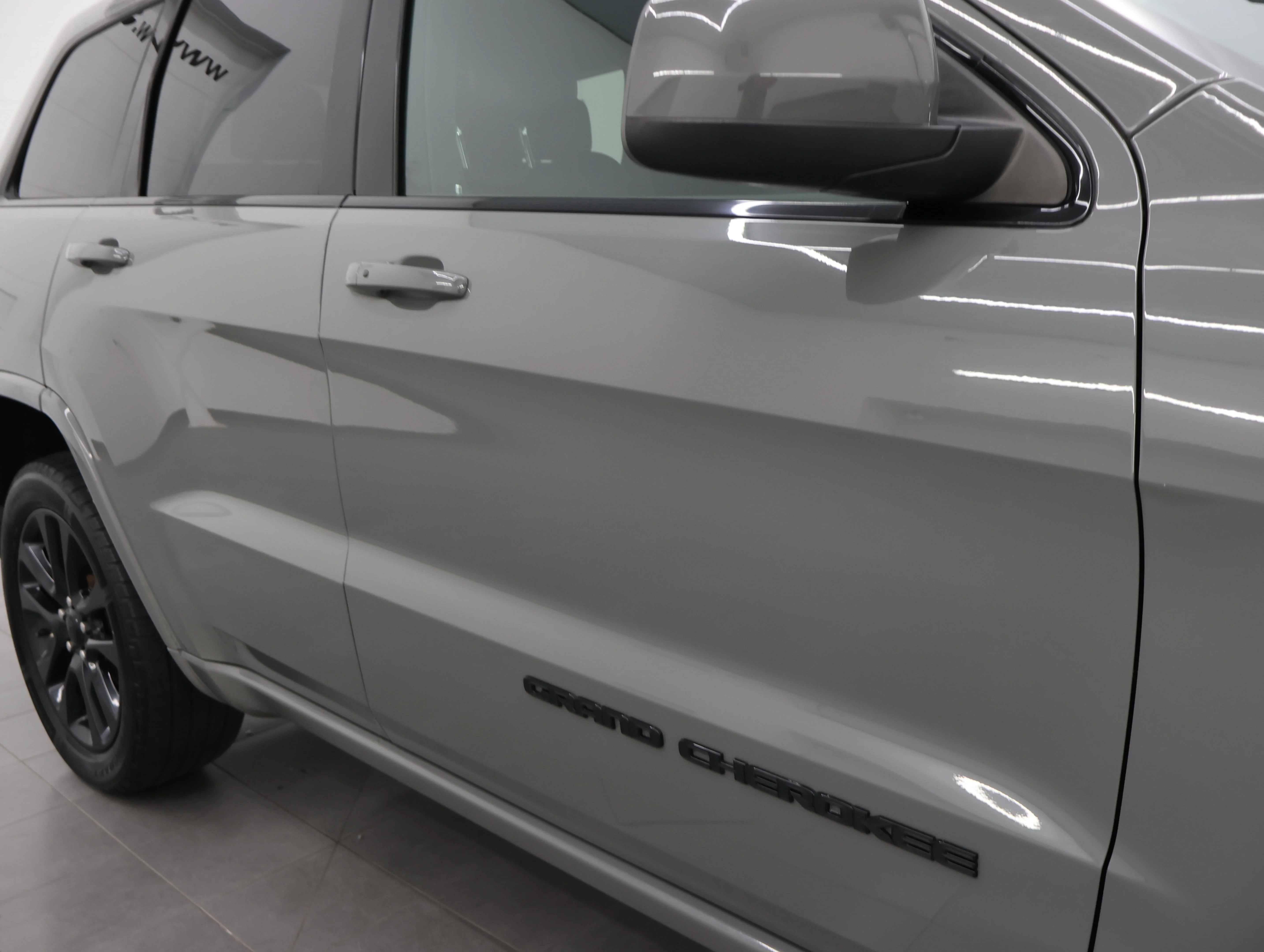 Used 2020 Sting-Gray Clearcoat Jeep Altitude image 24