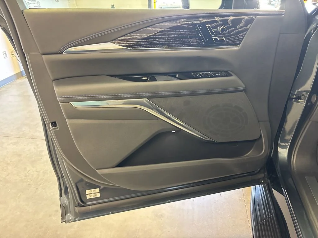 2025 Cadillac Escalade IQ Luxury 1 - Photo 21