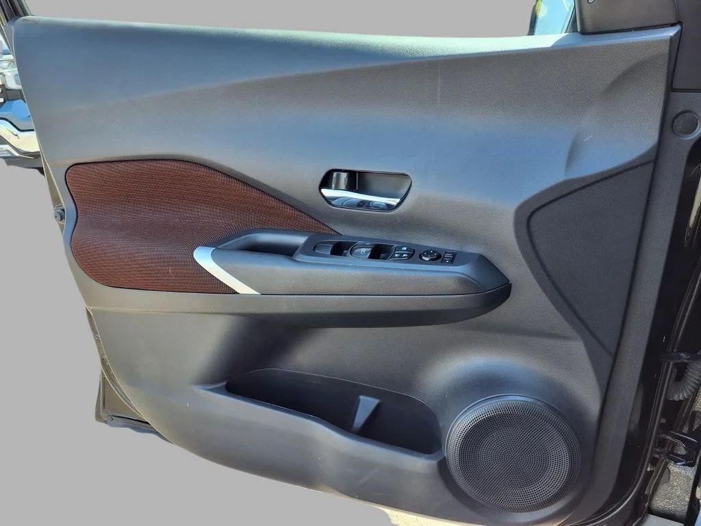 Used 2023 Black Nissan SR image 19
