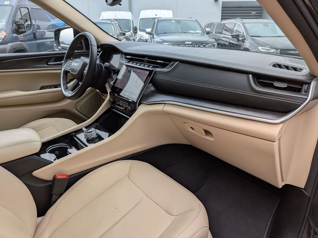 Used 2022 Black Jeep Limited image 29