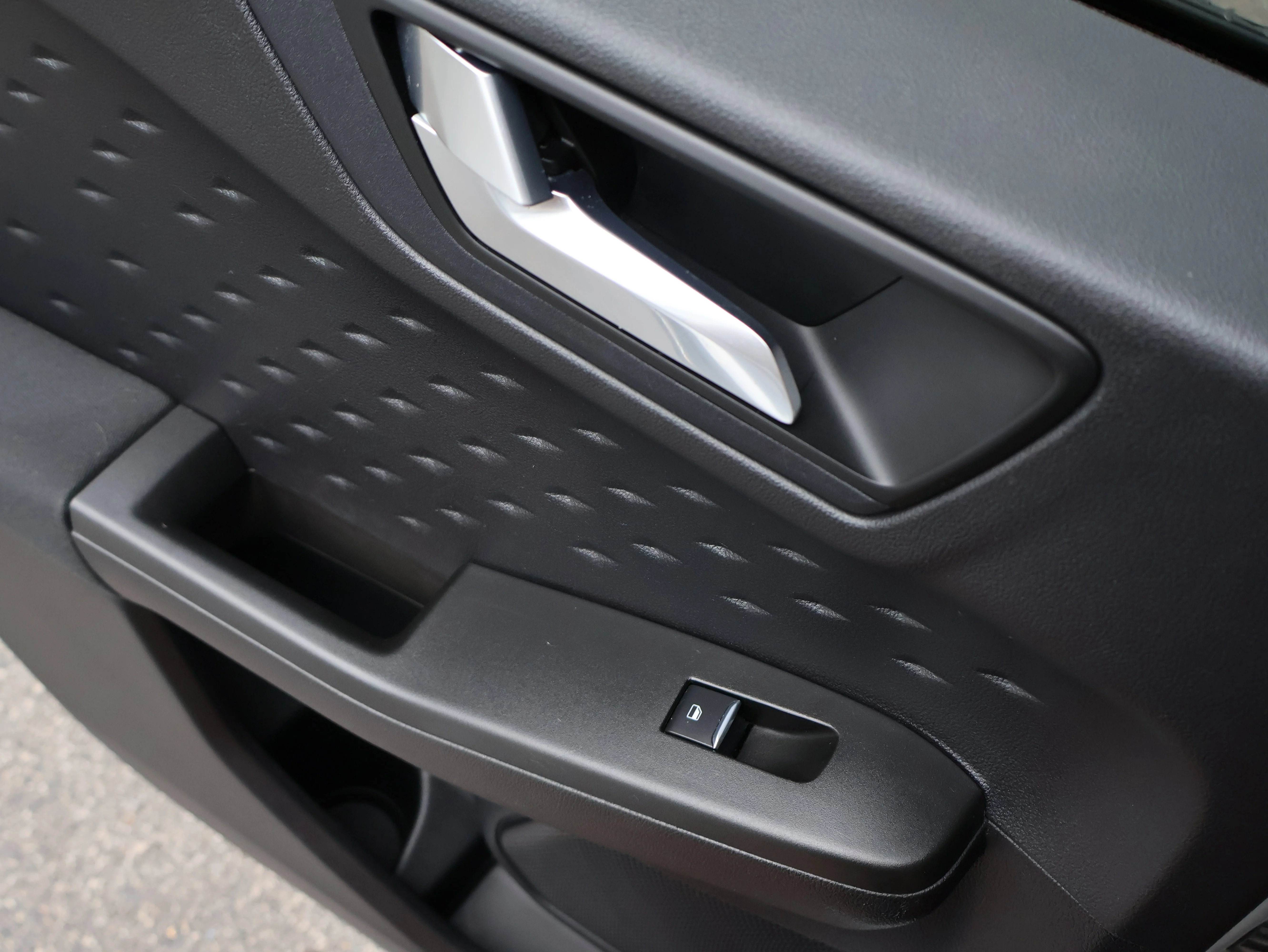 Used 2020 Ingot Silver Metallic Ford SE image 19