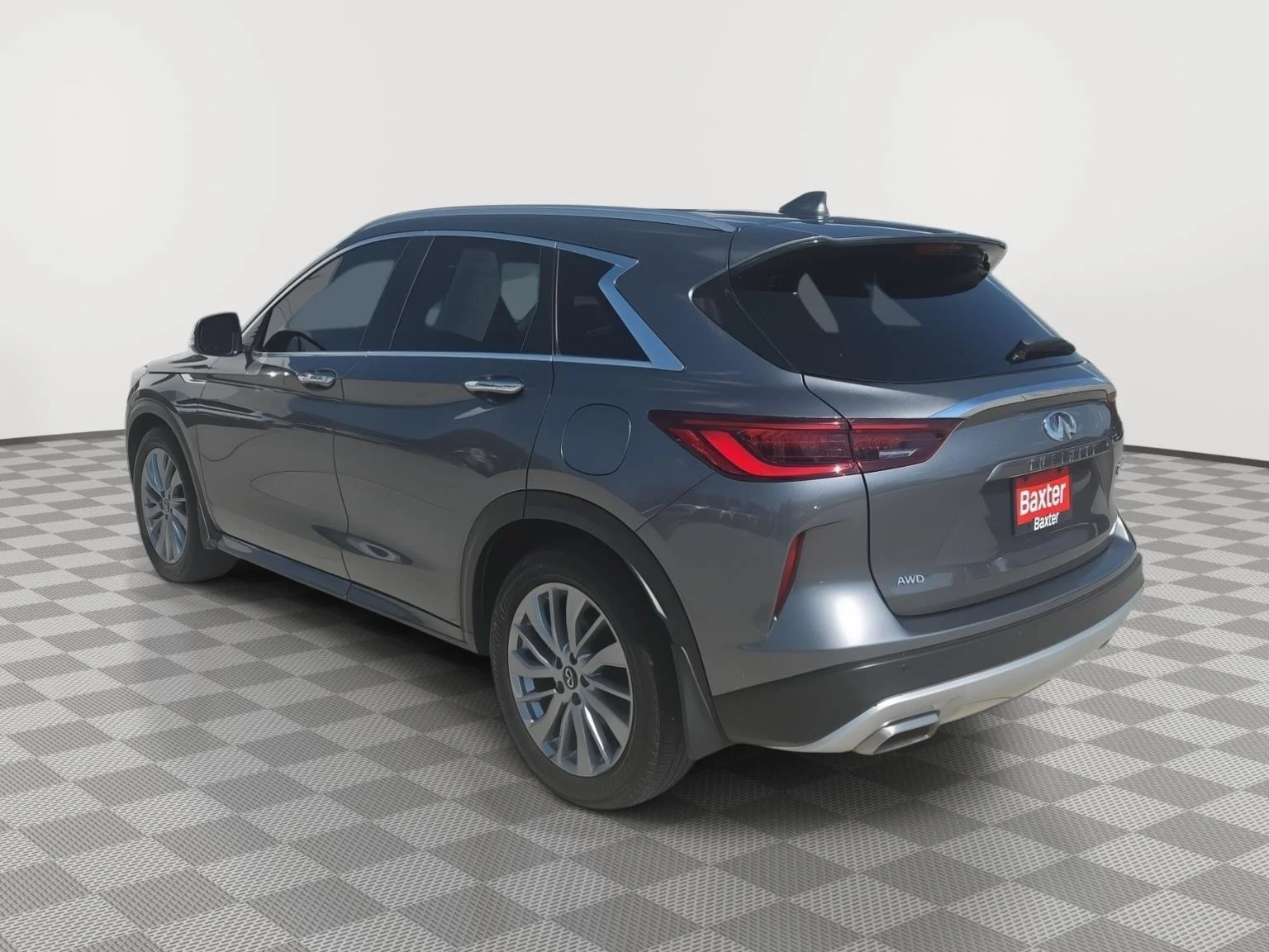 Used 2023 GRAY INFINITI LUXE image 11