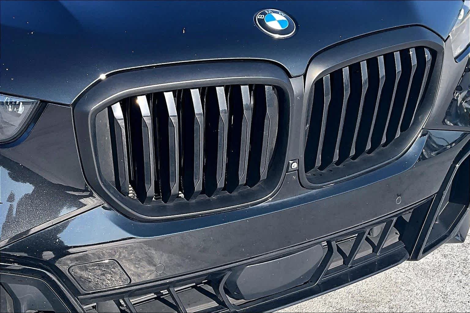 Used 2024 Black Sapphire Metallic BMW xDrive40i image 30