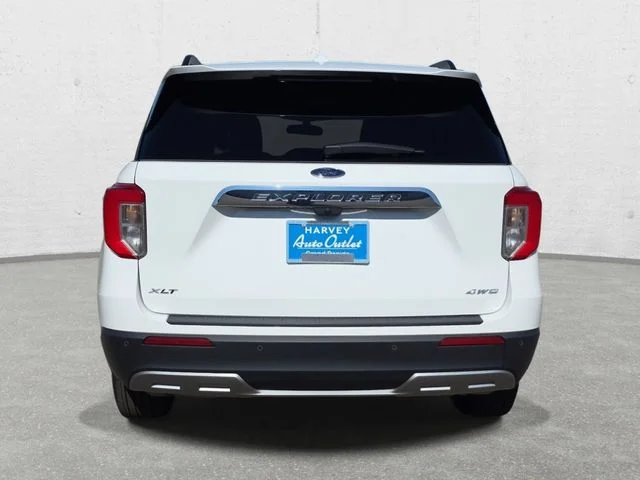 Used 2024 White Metallic Ford XLT image 6