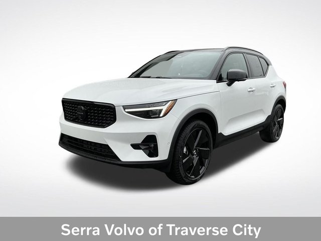 2026 Volvo XC40 B5 Ultra Black Edition