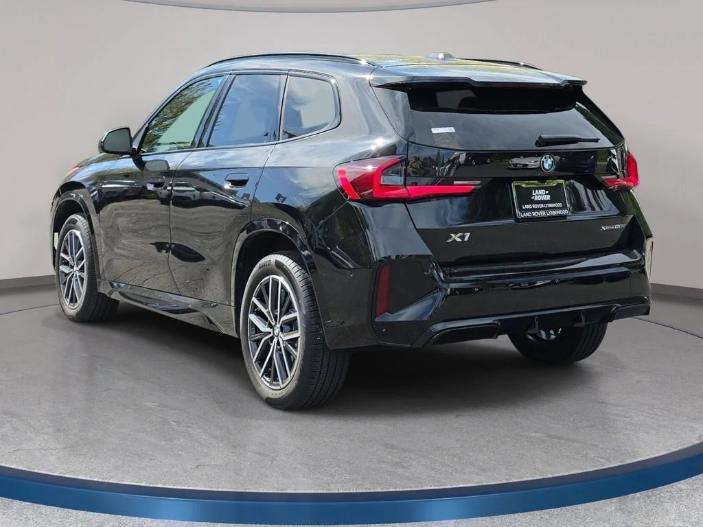 Used 2026 Black Sapphire Metallic BMW xDrive28i image 8