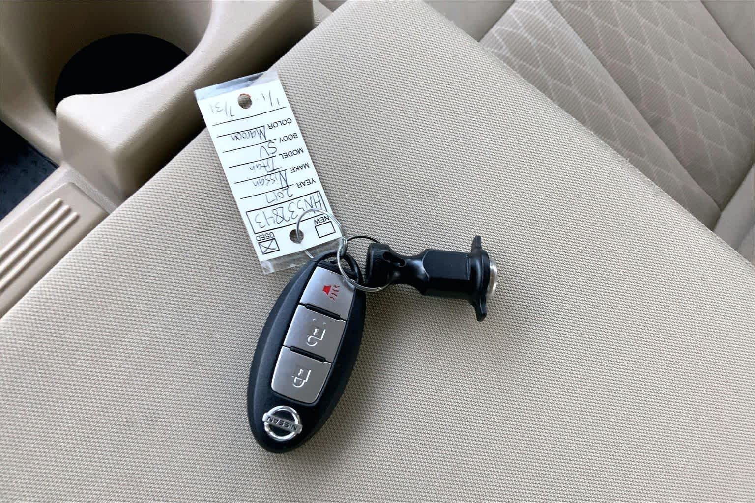 Used 2017 Cayenne Red Nissan SV image 15