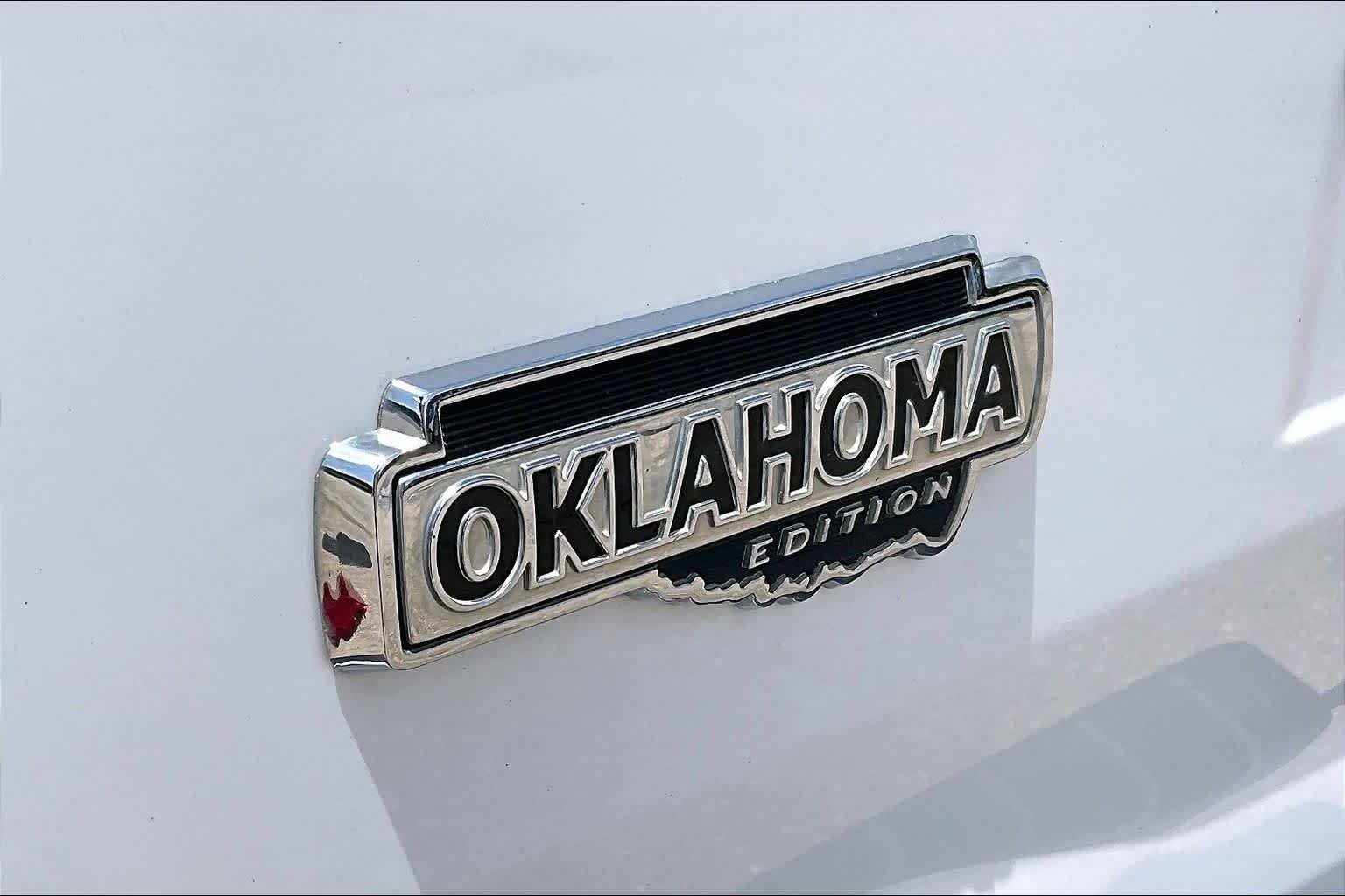 Used 2023 Oxford White Ford XLT image 31
