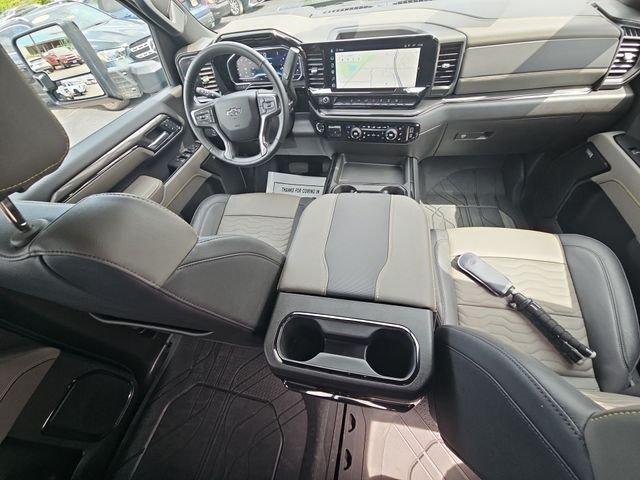 Used 2025 Gray Chevrolet ZR2 image 22