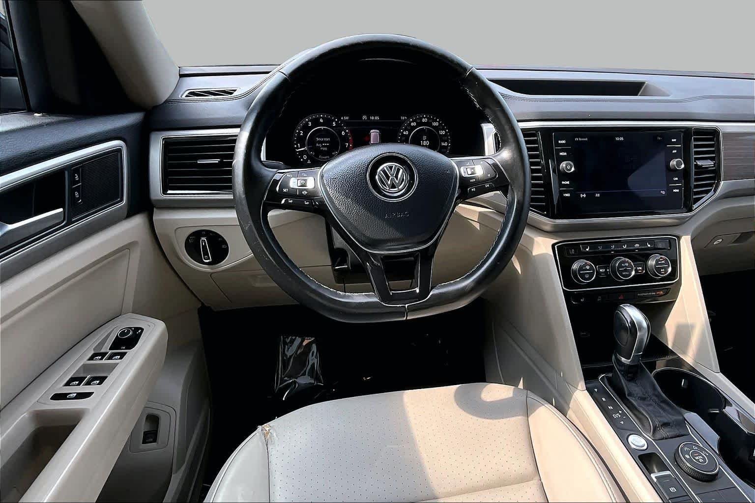 Used 2019 Deep Black Pearl Volkswagen 3.6L V6 SEL image 6