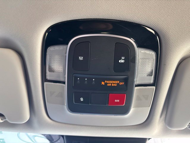 Used 2024 White Pearl Hyundai SEL image 29