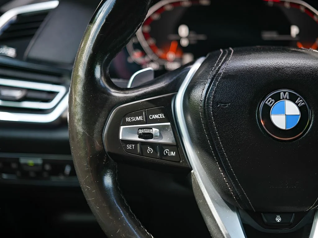 Used 2019 Gray BMW xDrive40i image 23