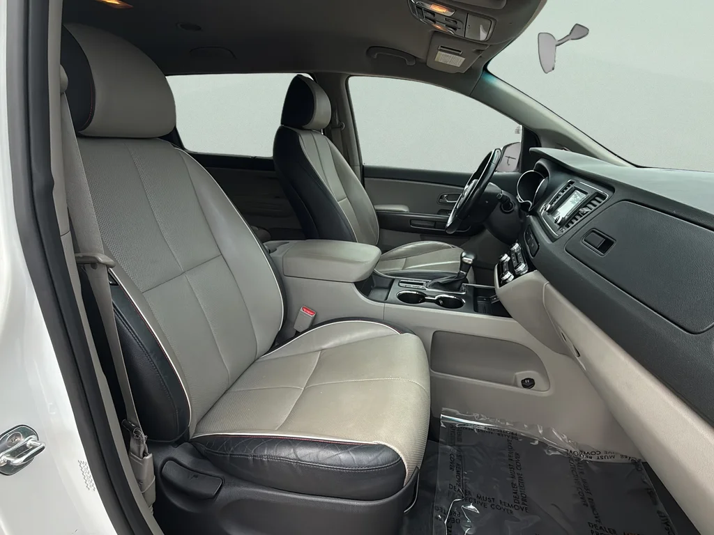 Used 2019 Snow White Pearl Kia EX image 19