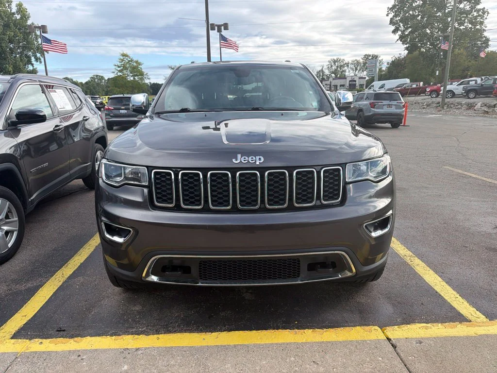Used 2019 Gray Jeep Limited image 6