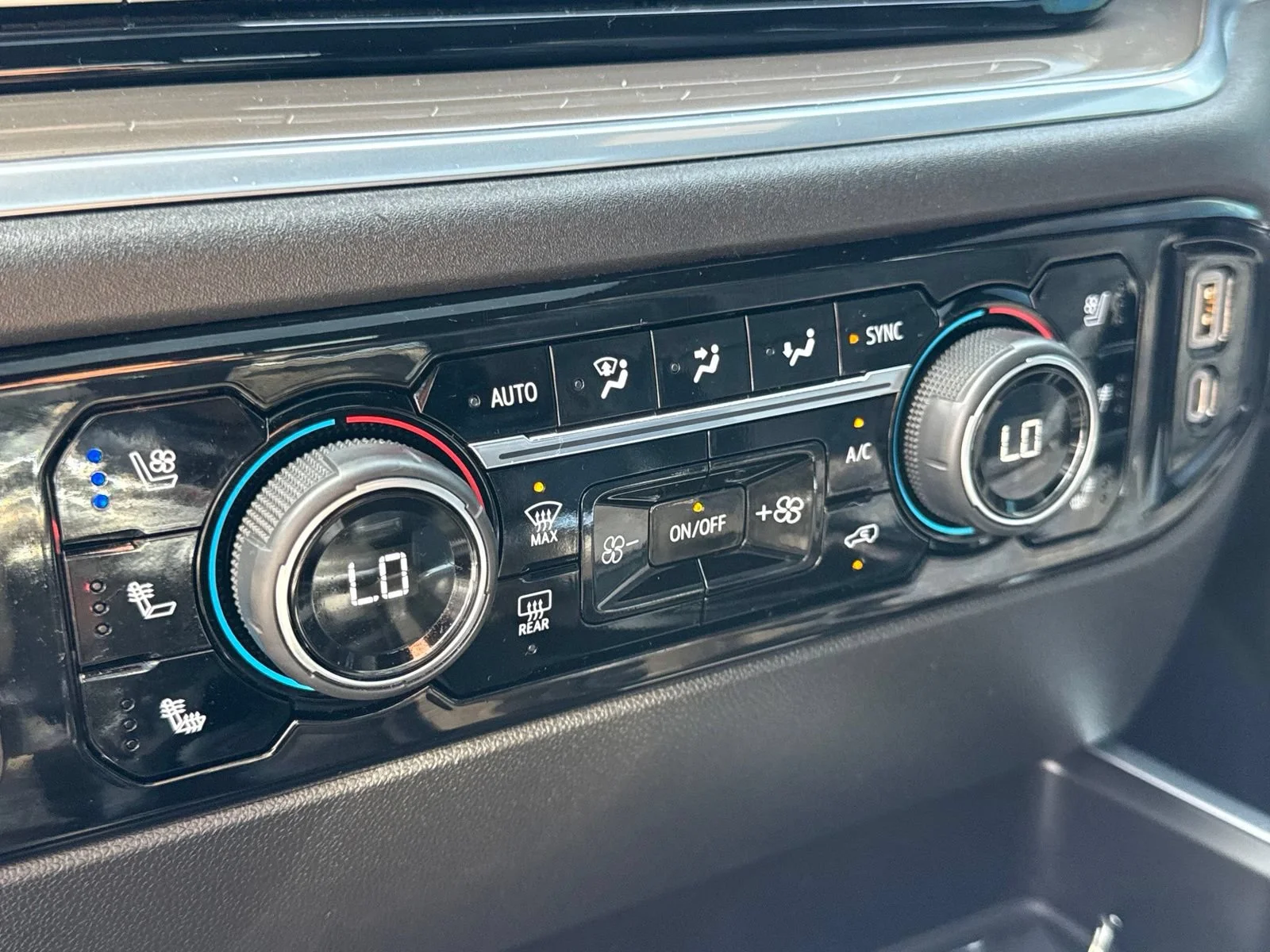2022 Chevrolet Silverado 1500 High Country - Photo 25