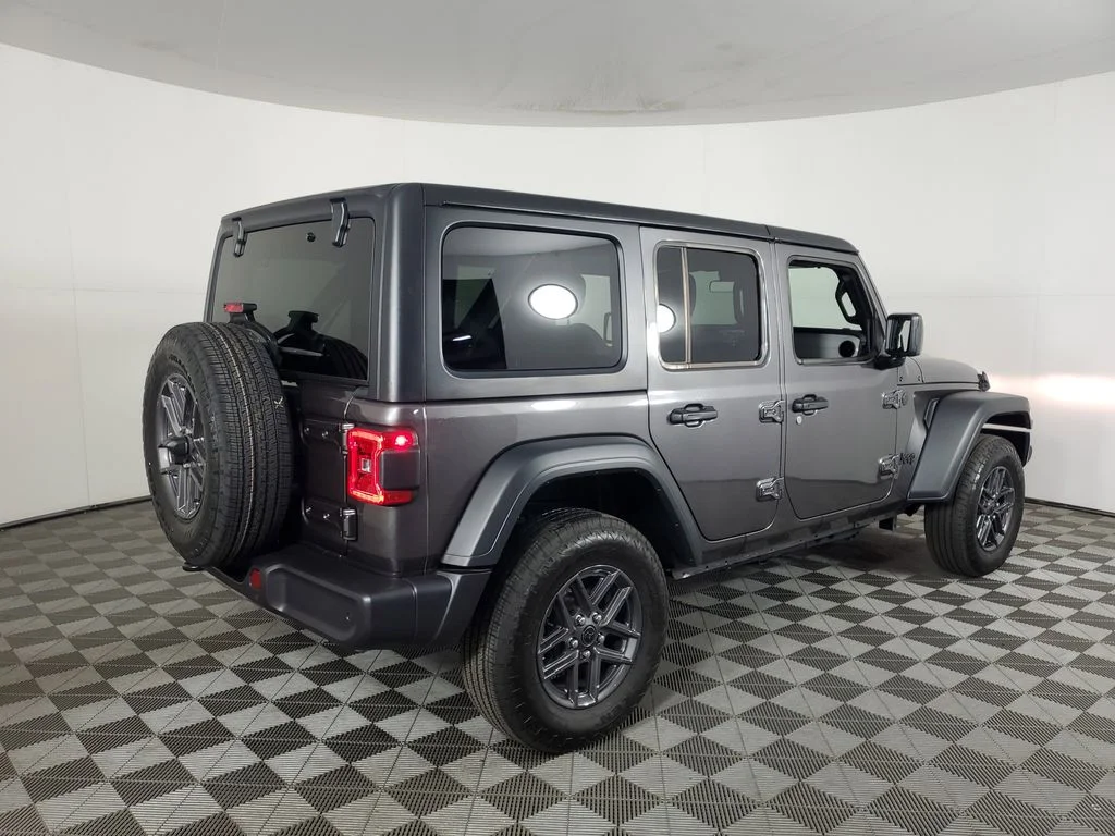 Used 2026 Gray Jeep Sport S image 4