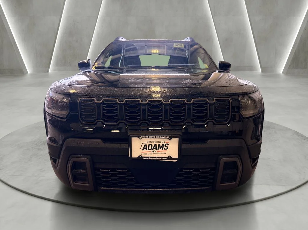 New 2026 Diamond Black Crystal Pearlcoat Jeep Limited image 2