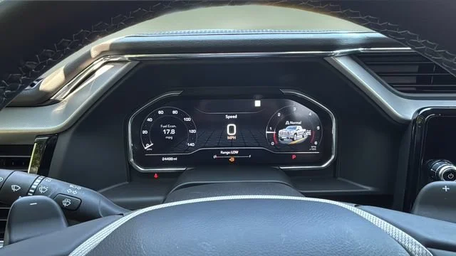 Used 2025 Sterling Metallic GMC Denali image 15