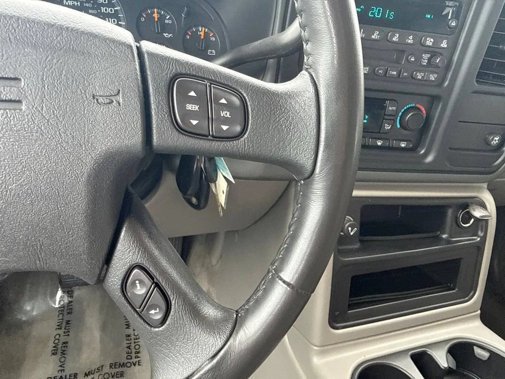 Used 2005 Onyx Black GMC SLT image 17