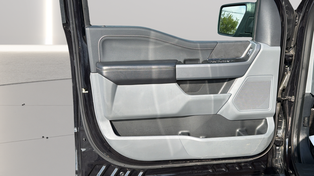 Used 2025 Black Metallic Ford XLT image 20