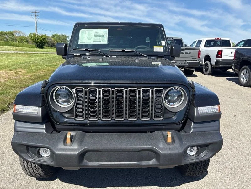 New 2026 Black Clear-Coat Exterior Paint Jeep 85th Anniversary Edition image 8