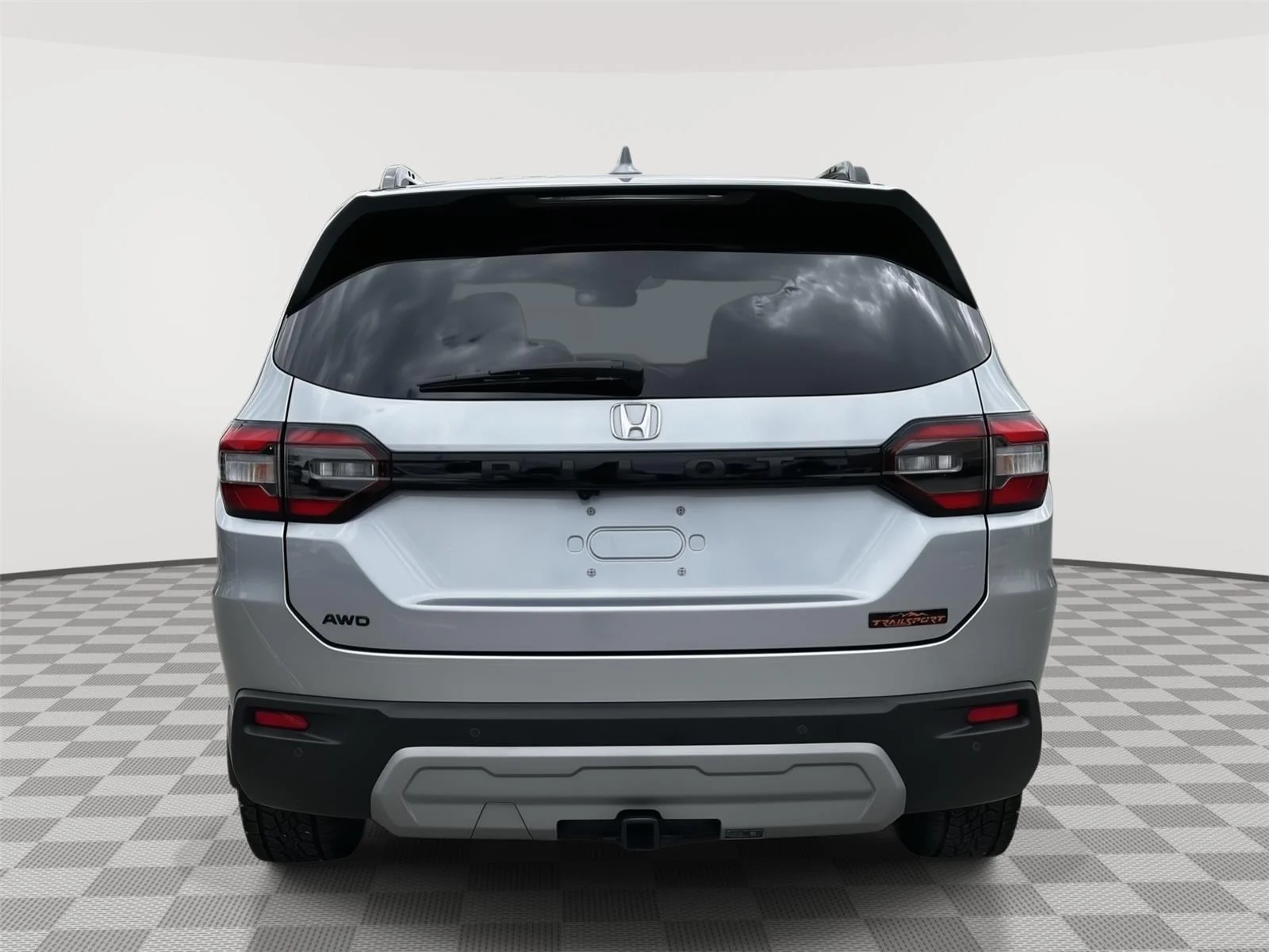 Certified Used 2025 Lunar Silver Metallic Honda TrailSport image 4