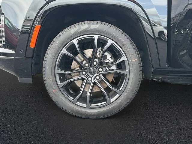 New 2026 High Gloss Black Exterior Paint Jeep Summit Obsidian image 32