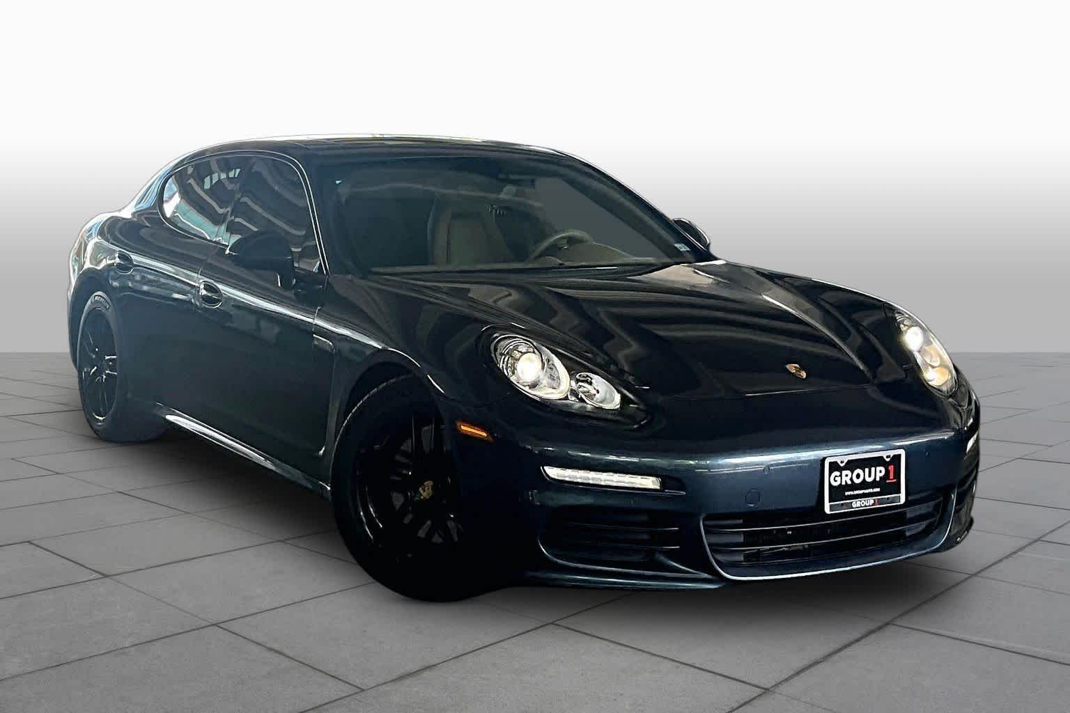 Used 2014 Yachting Blue Metallic Porsche  image 2