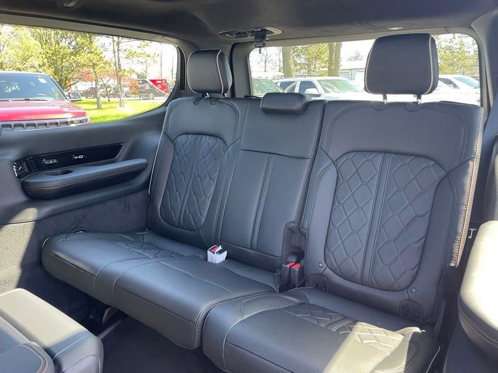 New 2026 Steel Blue Exterior Paint Jeep Summit Reserve image 35