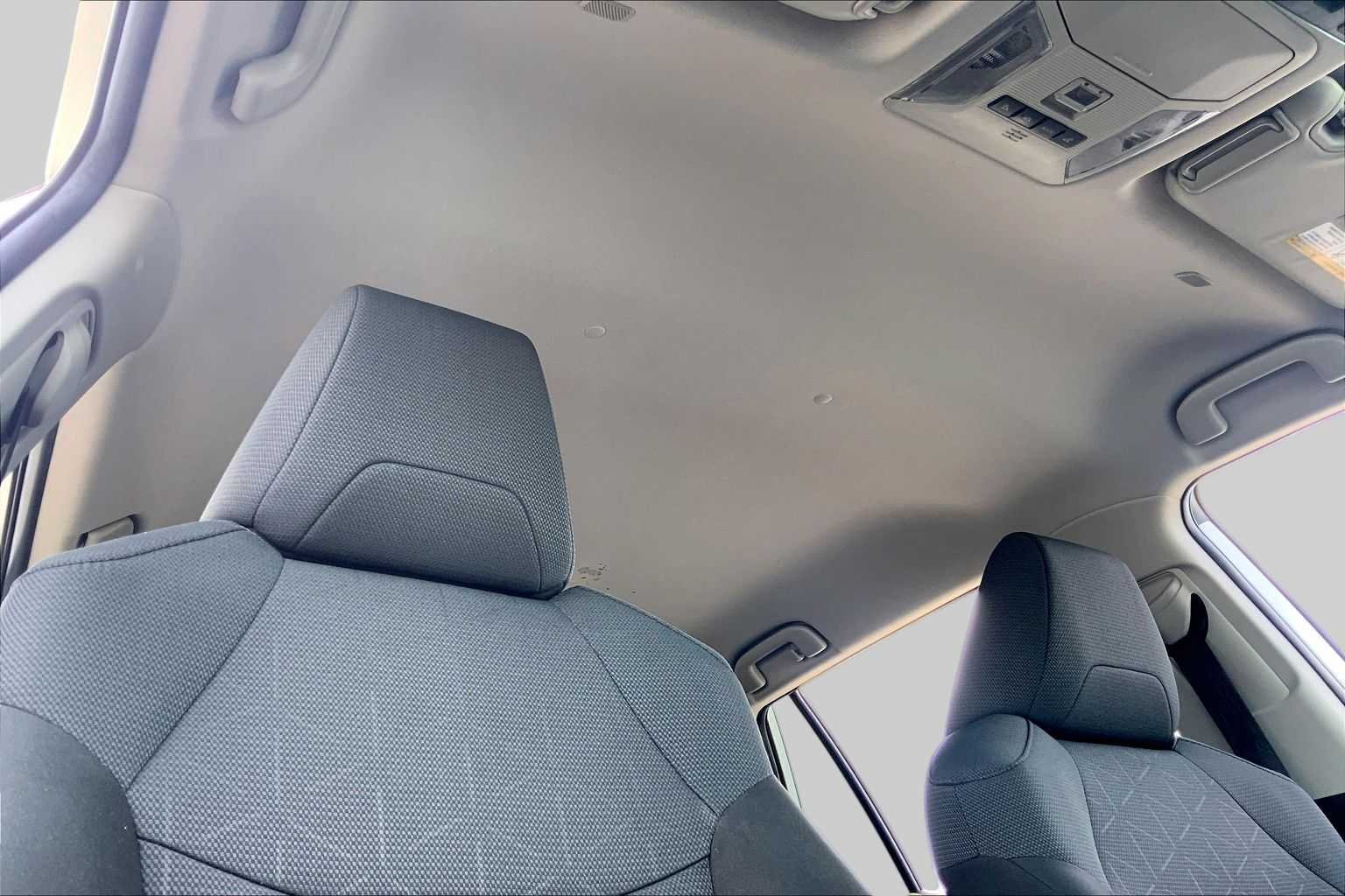 Used 2025 Ice Cap Toyota XLE image 14