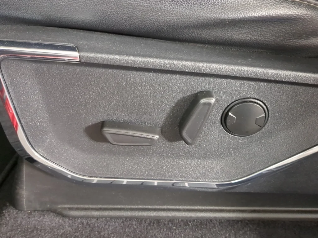 Used 2023 Red Ford LARIAT image 13