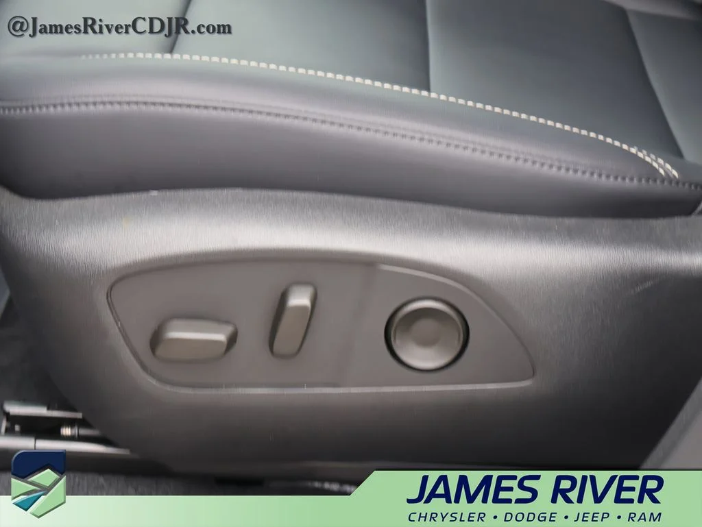 Used 2026 White GMC Elevation image 25