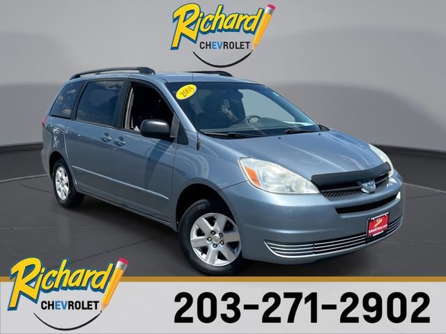 2004 Toyota Sienna CE 7-Passenger's photo