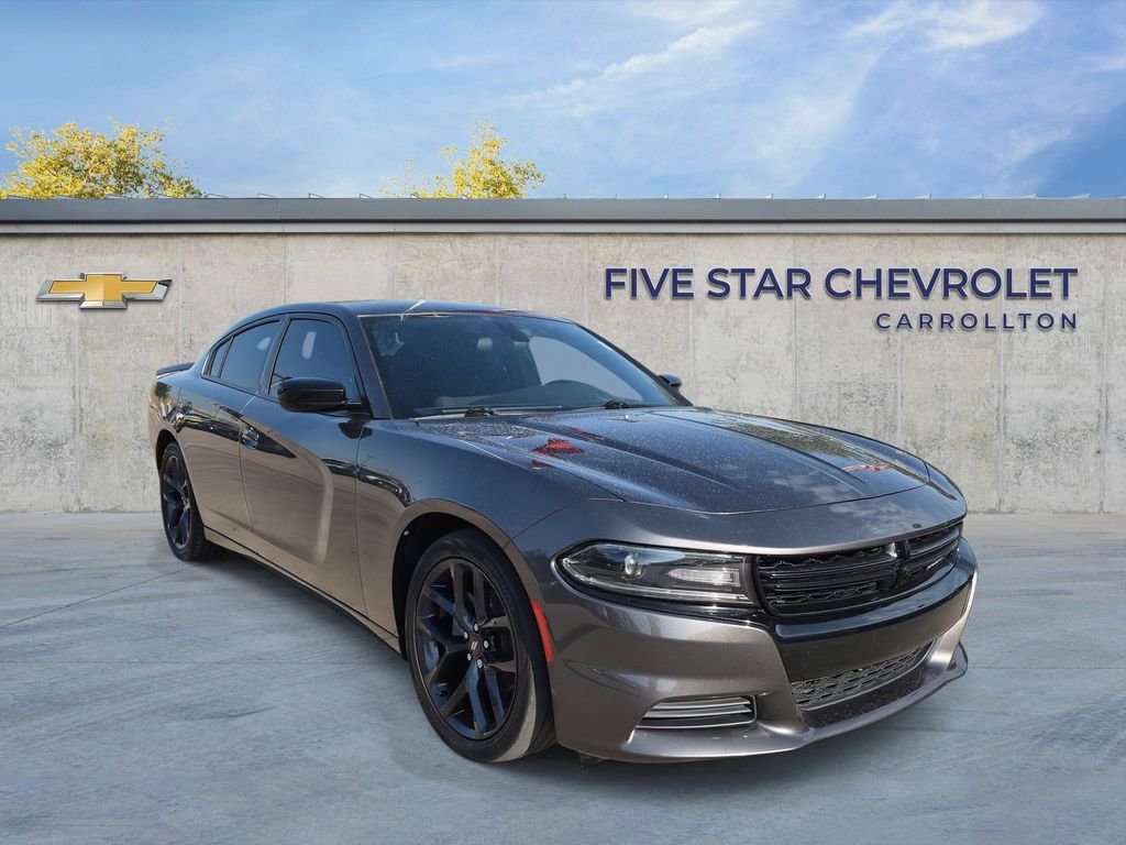 Used 2021 Gray Dodge SXT image 1
