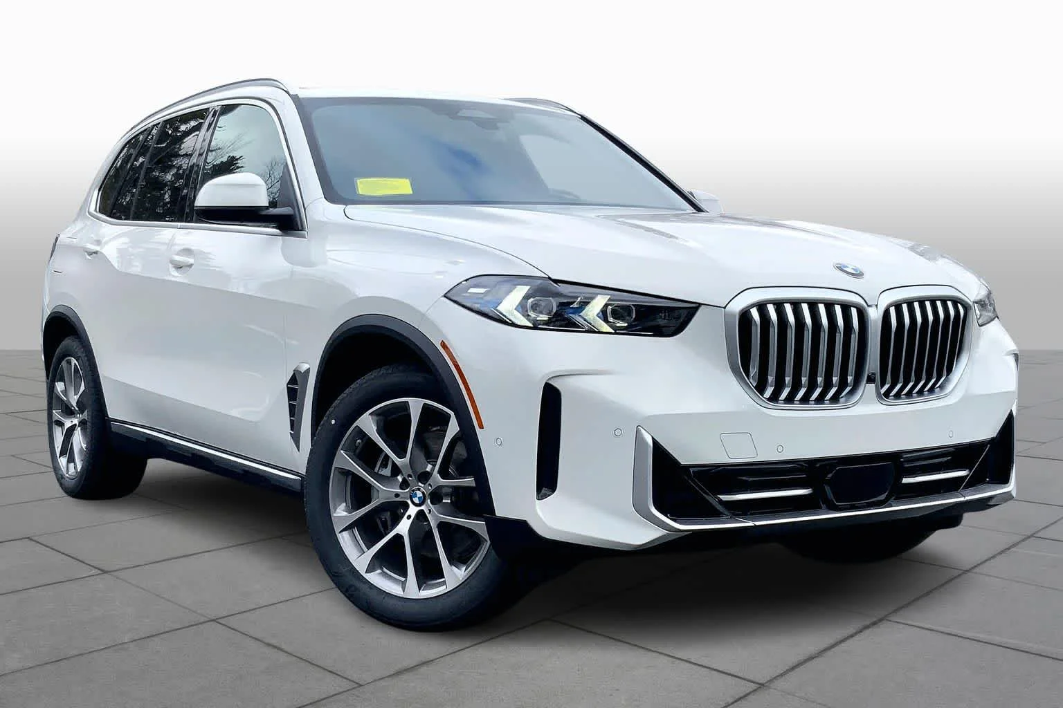 Used 2026 Alpine White BMW xDrive40i image 2
