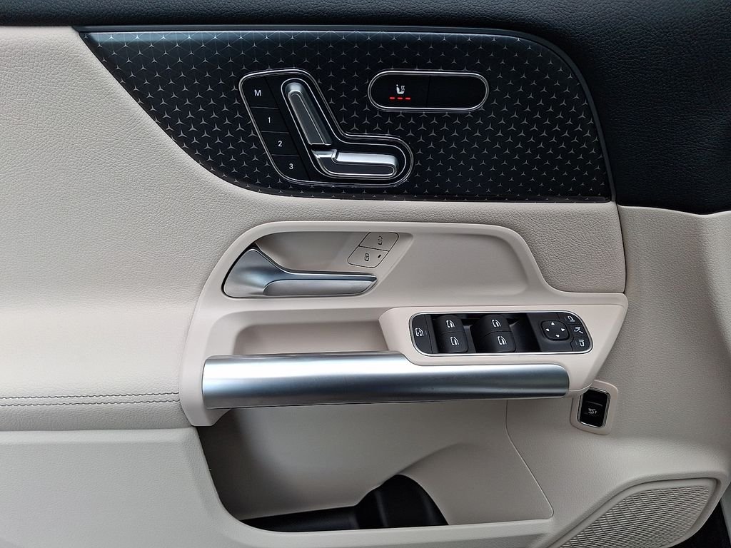 Certified Used 2026 White Mercedes-Benz GLA 250 image 12