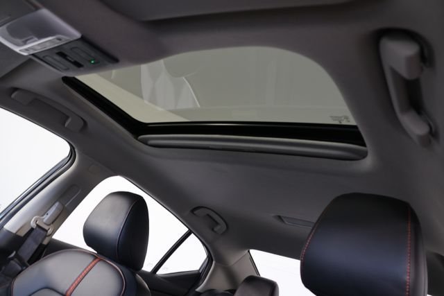 Used 2024 Gray Nissan SR image 19