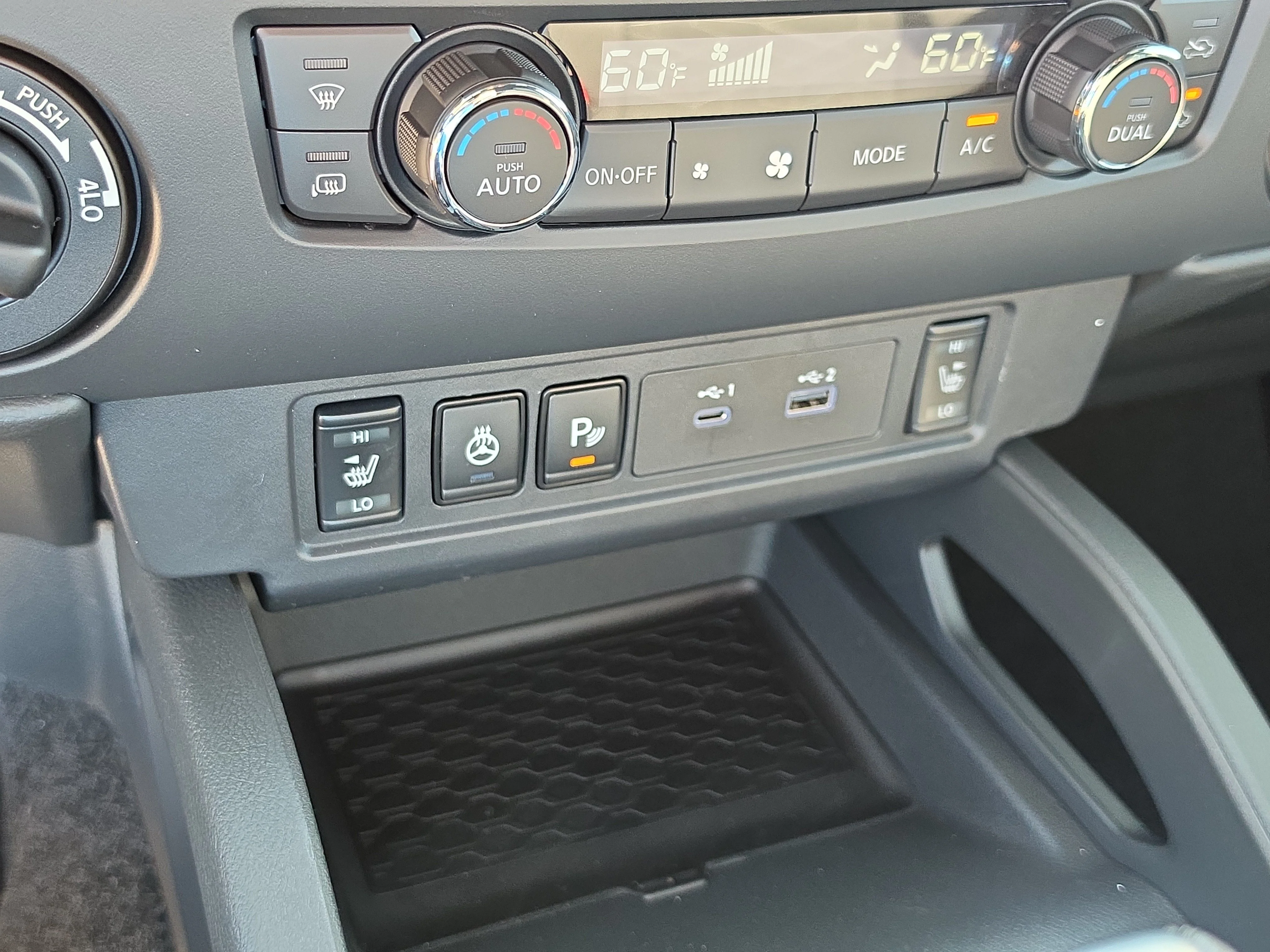 New 2026 Glacier White Nissan Crew Cab SV image 25