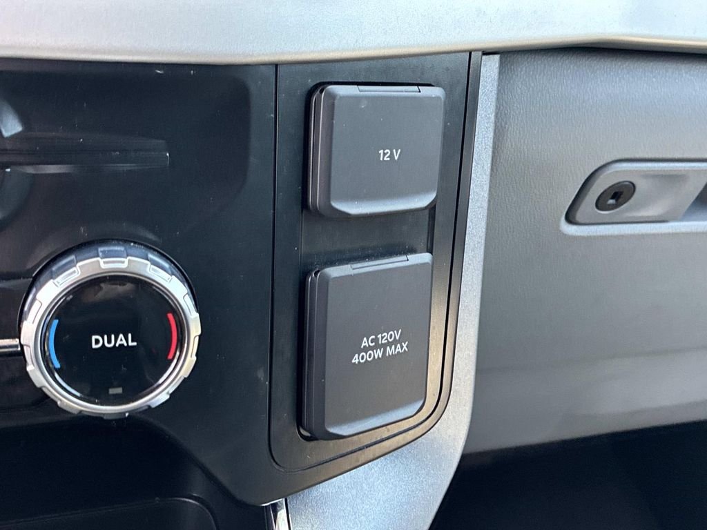 Used 2023 Black Ford XLT image 26