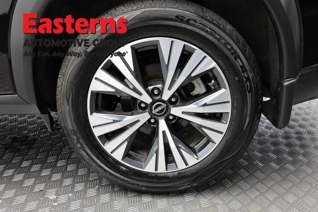 Used 2023 Black Nissan SV image 8
