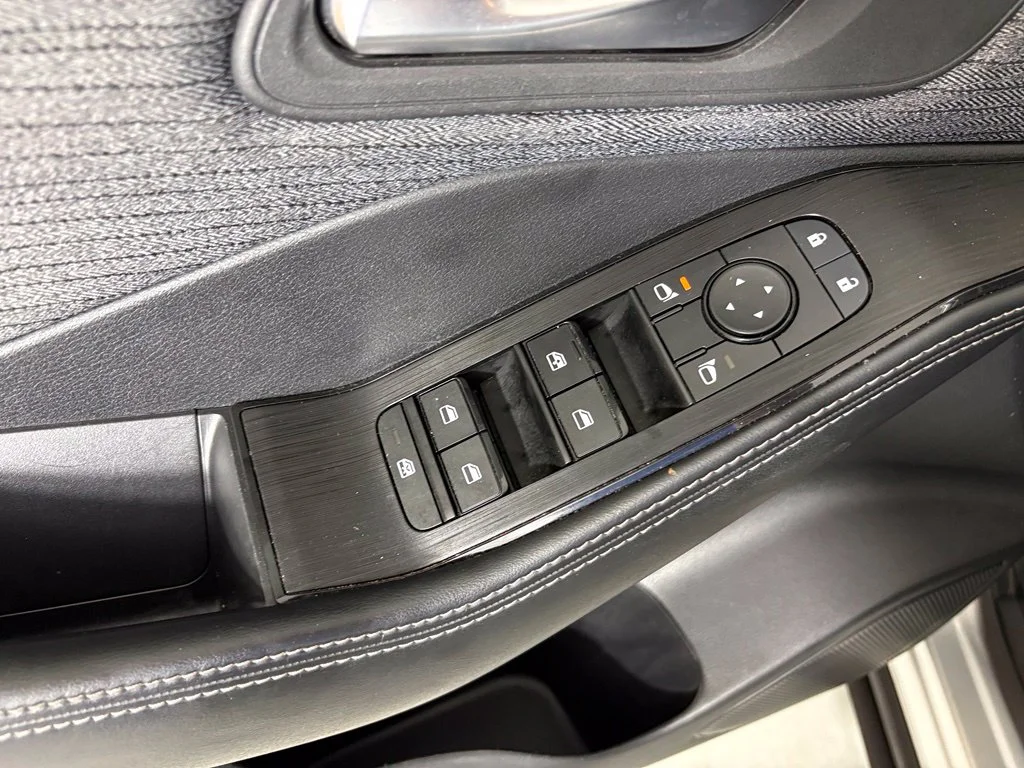 Used 2023 Silver Nissan SV image 15
