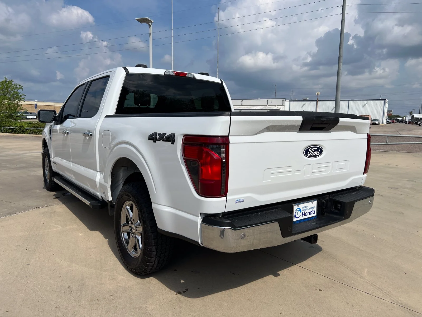 Used 2025 White Ford XLT image 3