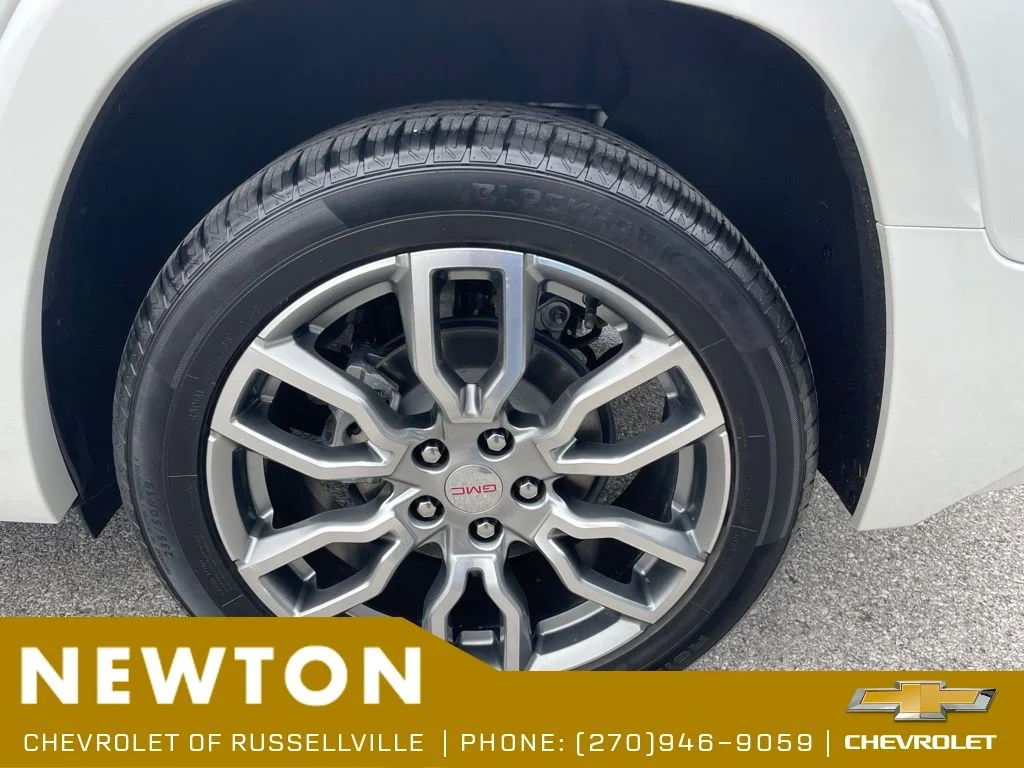 Used 2022 White Frost GMC Denali image 43