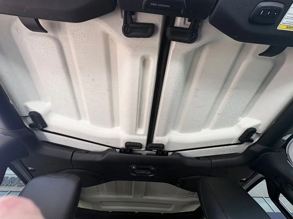 Used 2018 White Jeep Unlimited Sahara image 28