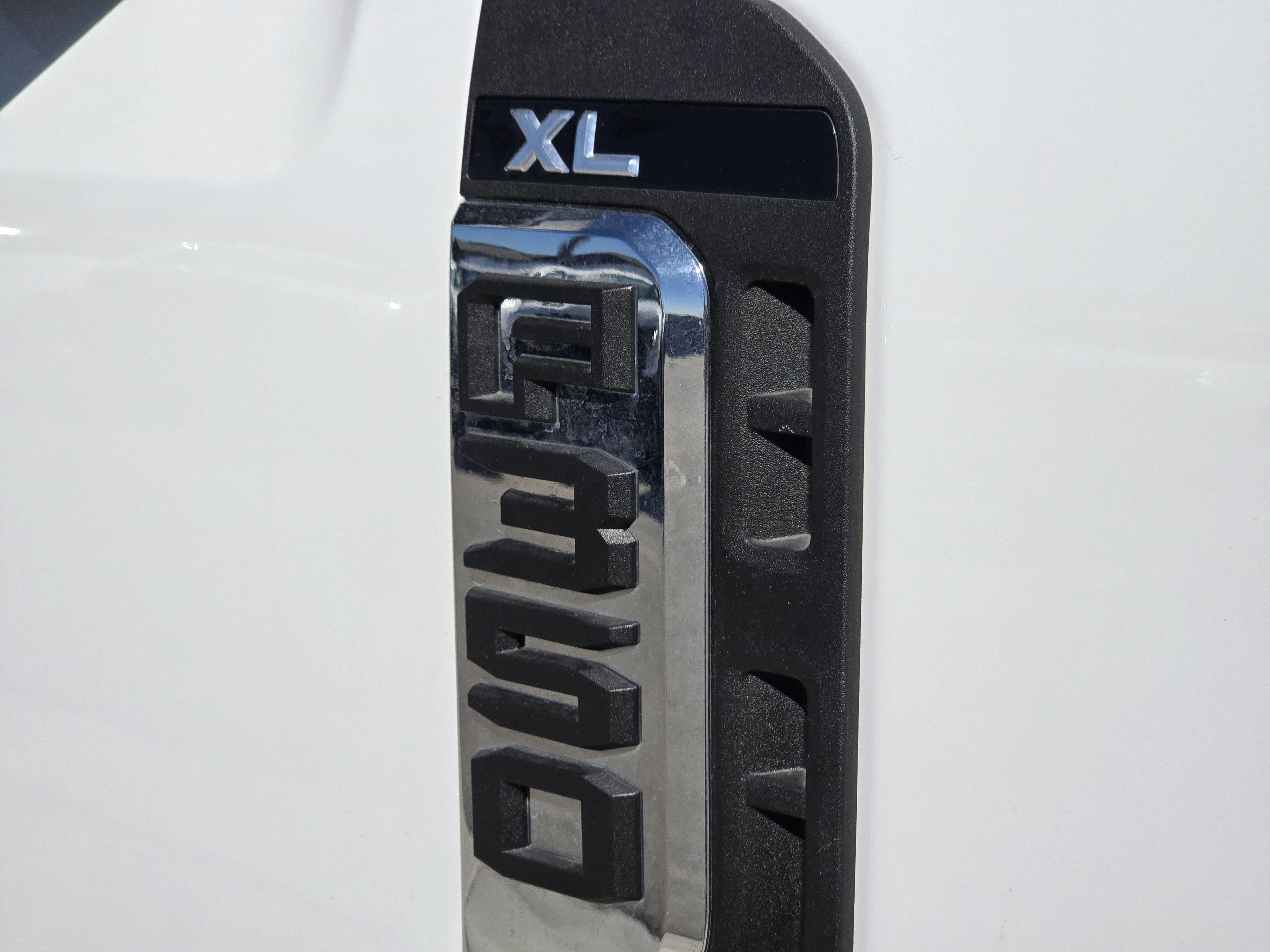 New 2026 Oxford White Ford XL image 27