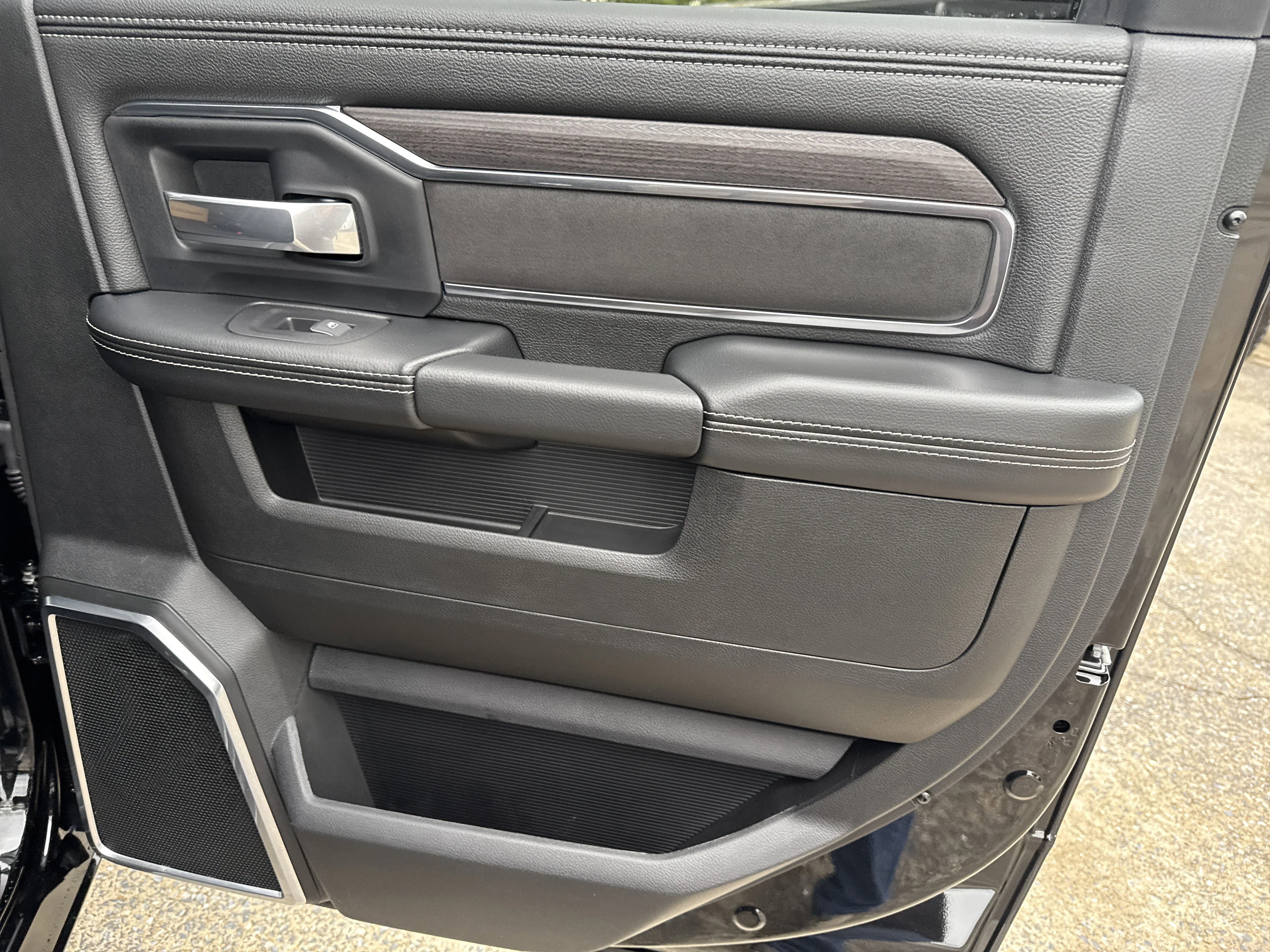 2025 RAM 2500 Laramie - Photo 18