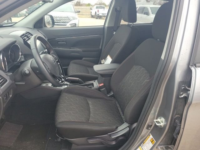 2025 Mitsubishi Outlander Sport LE - Photo 13