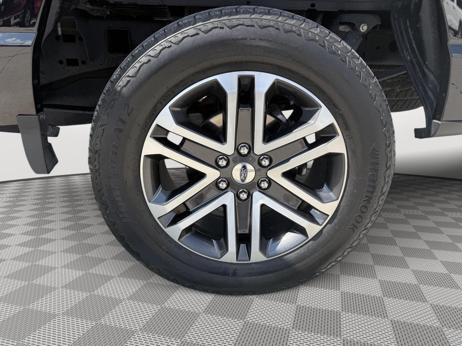 Certified Used 2022 Oxford White Ford XLT image 22