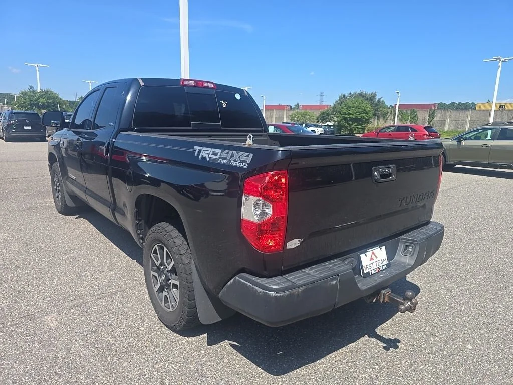 Used 2014 Black Toyota SR5 image 7