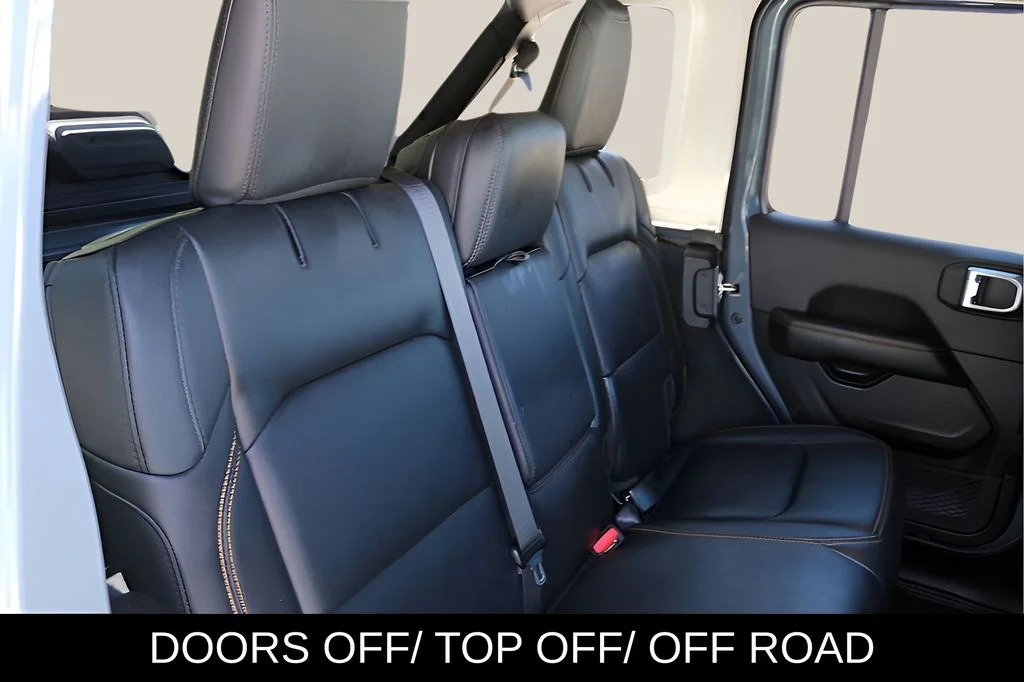 Used 2026 Gray Jeep Sahara image 17